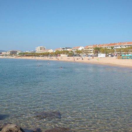 Hotel Sable Et Soleil - Port, Plage Et Jacuzzi Prive Fréjus Dış mekan fotoğraf