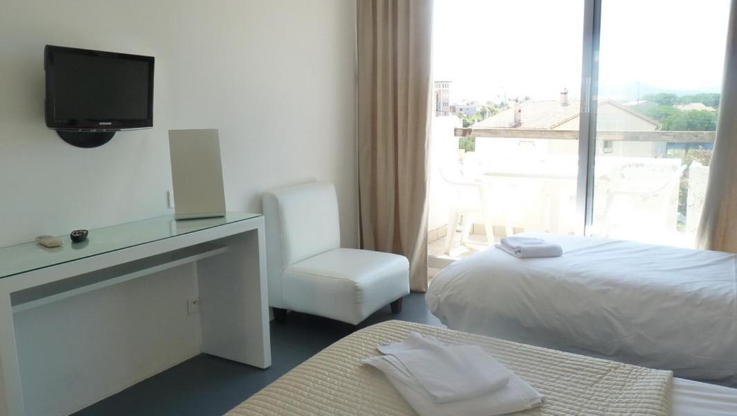 Hotel Sable Et Soleil - Port, Plage Et Jacuzzi Prive Fréjus Dış mekan fotoğraf