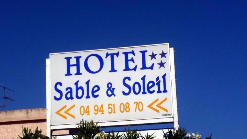 Hotel Sable Et Soleil - Port, Plage Et Jacuzzi Prive Fréjus Dış mekan fotoğraf