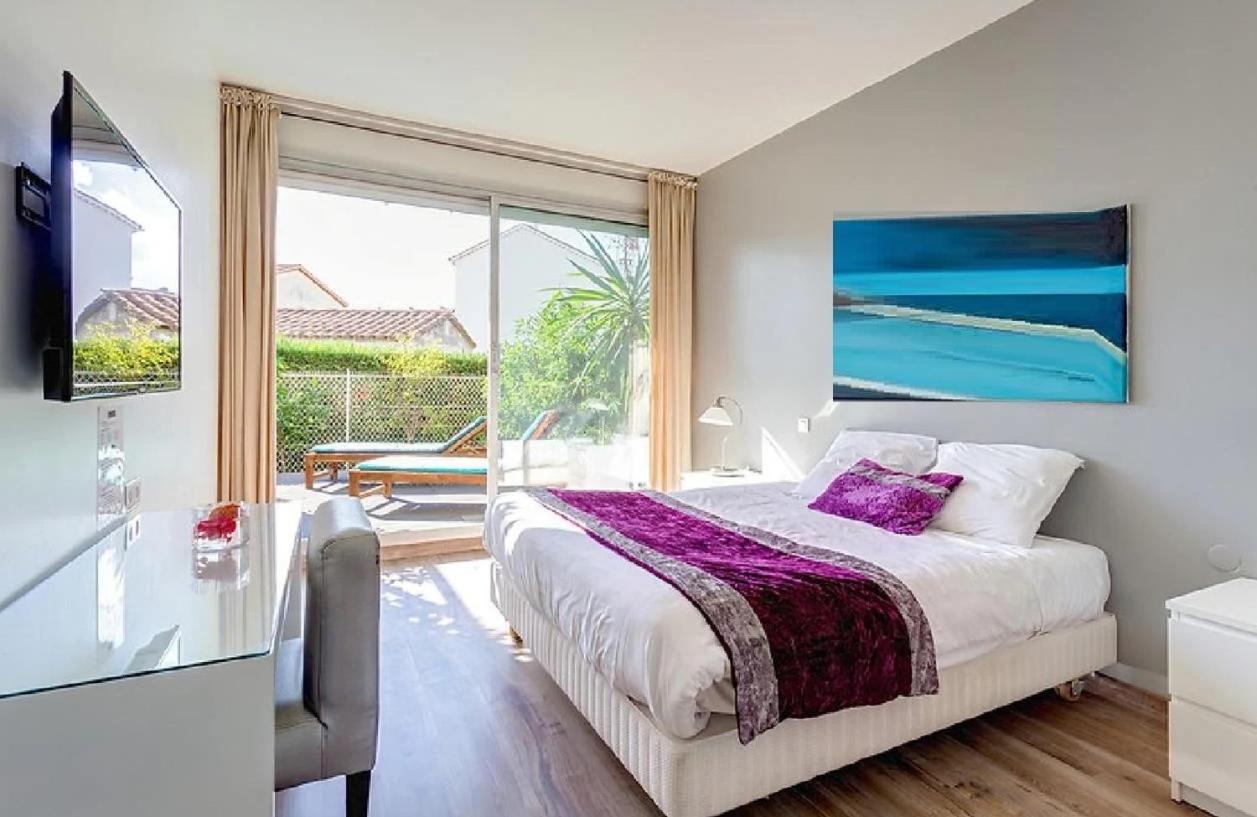 Hotel Sable Et Soleil - Port, Plage Et Jacuzzi Prive Fréjus Dış mekan fotoğraf
