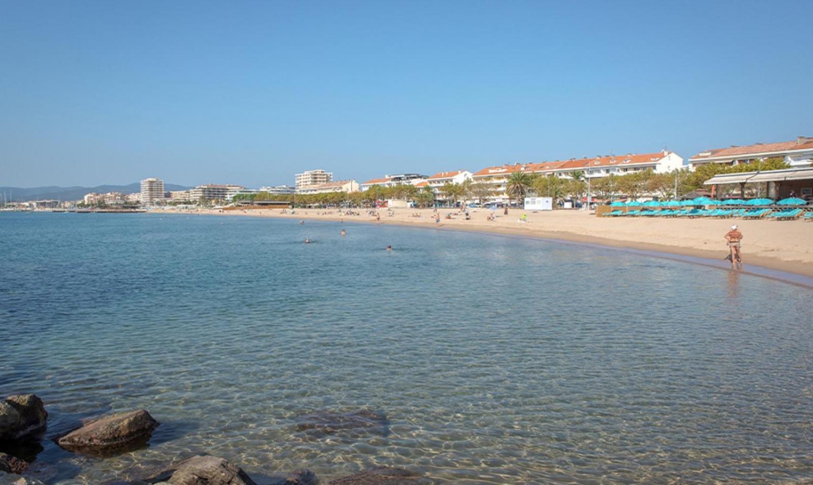 Hotel Sable Et Soleil - Port, Plage Et Jacuzzi Prive Fréjus Dış mekan fotoğraf