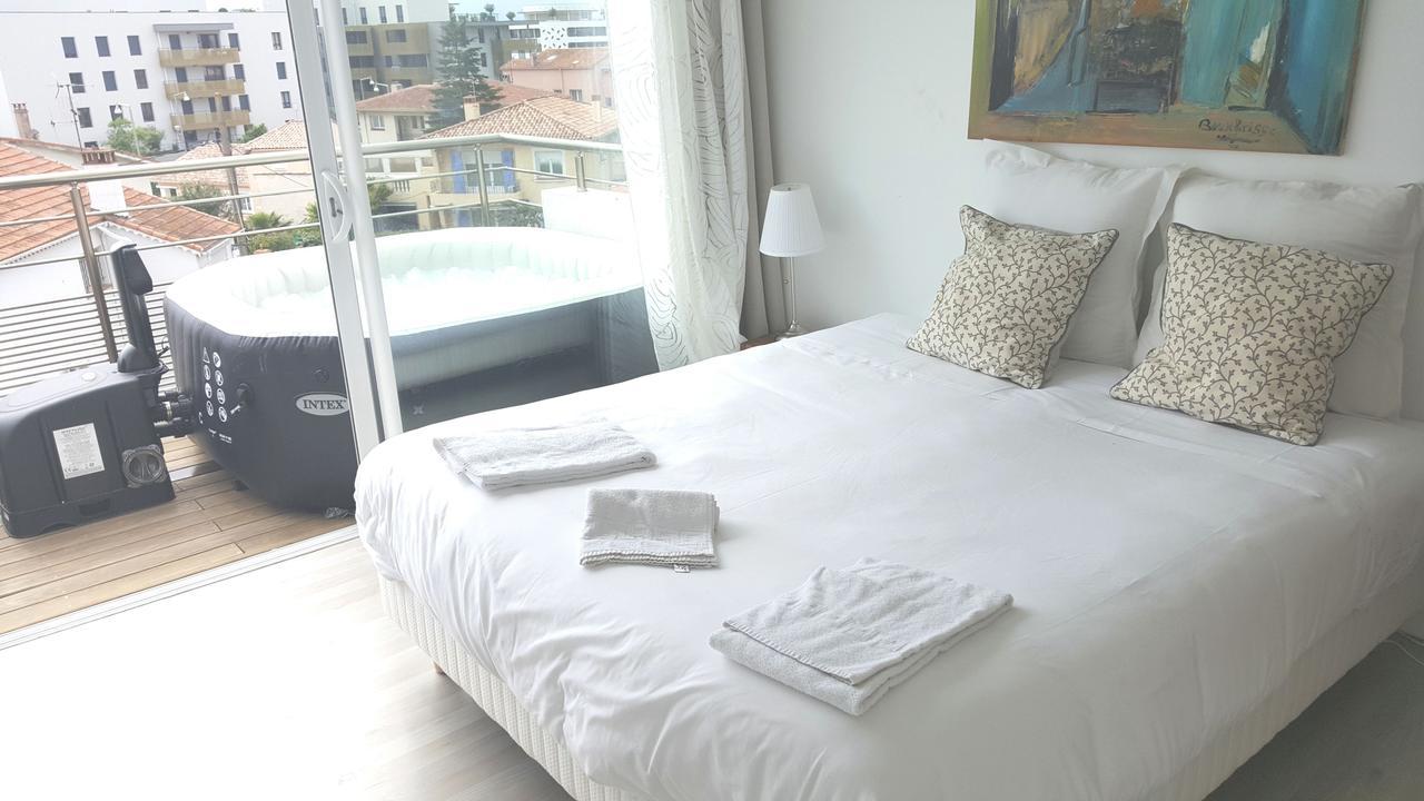 Hotel Sable Et Soleil - Port, Plage Et Jacuzzi Prive Fréjus Dış mekan fotoğraf