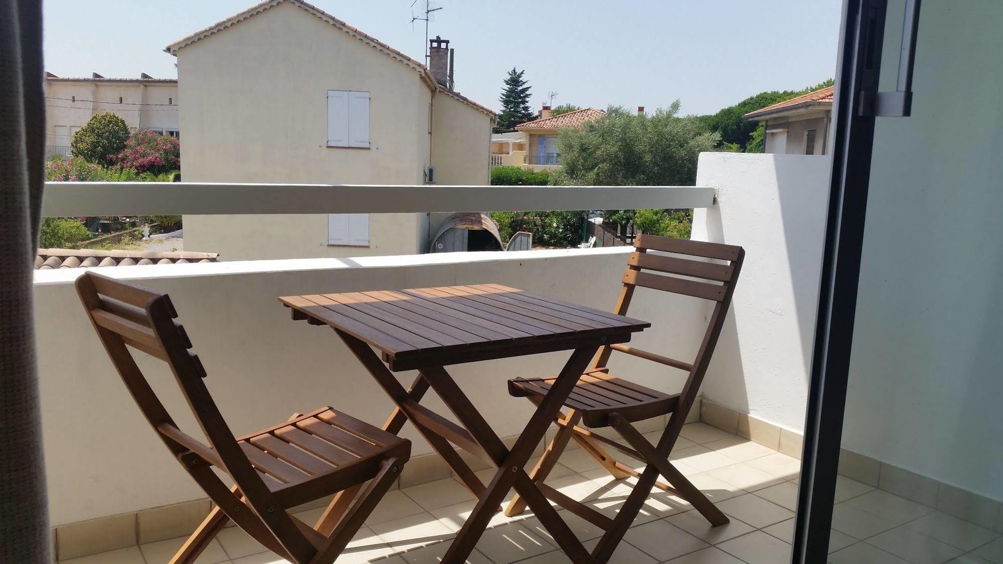 Hotel Sable Et Soleil - Port, Plage Et Jacuzzi Prive Fréjus Dış mekan fotoğraf