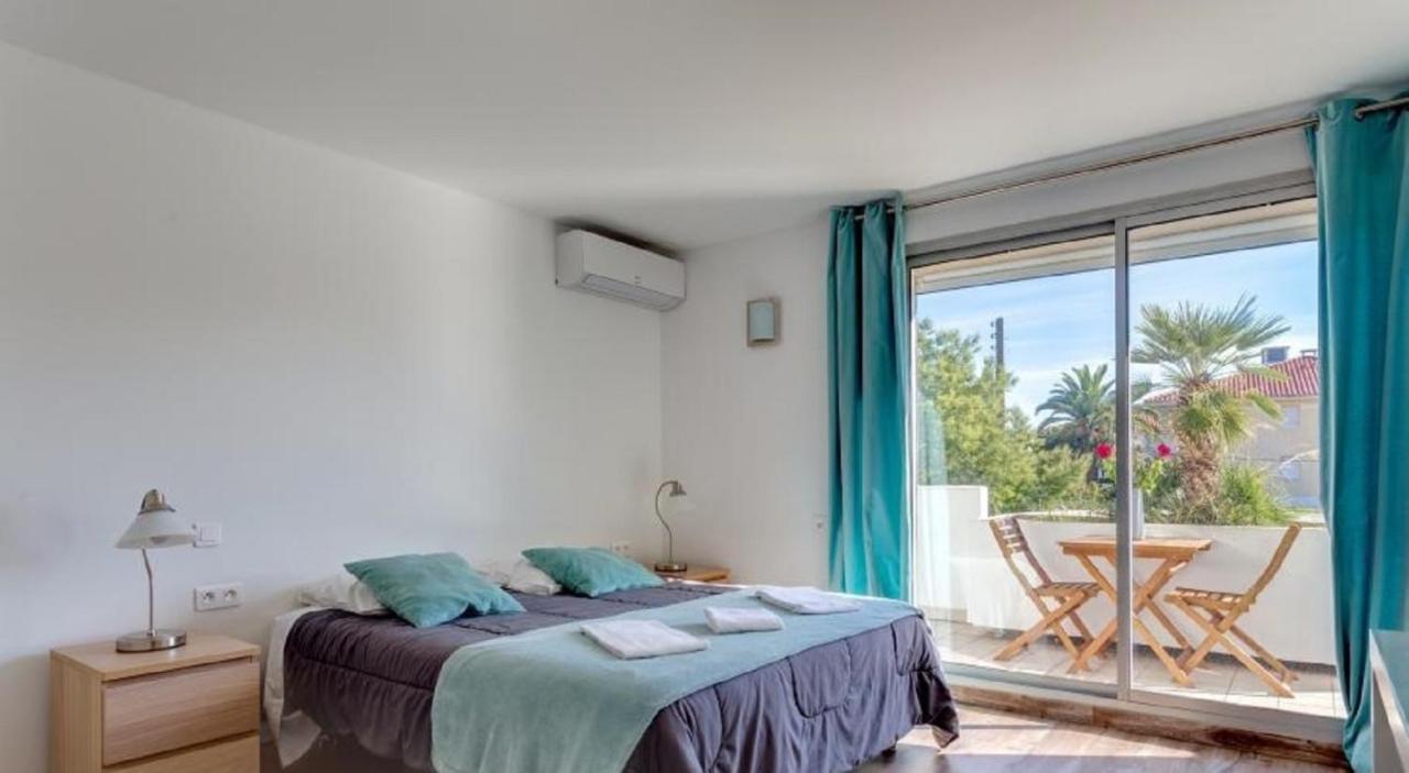 Hotel Sable Et Soleil - Port, Plage Et Jacuzzi Prive Fréjus Oda fotoğraf