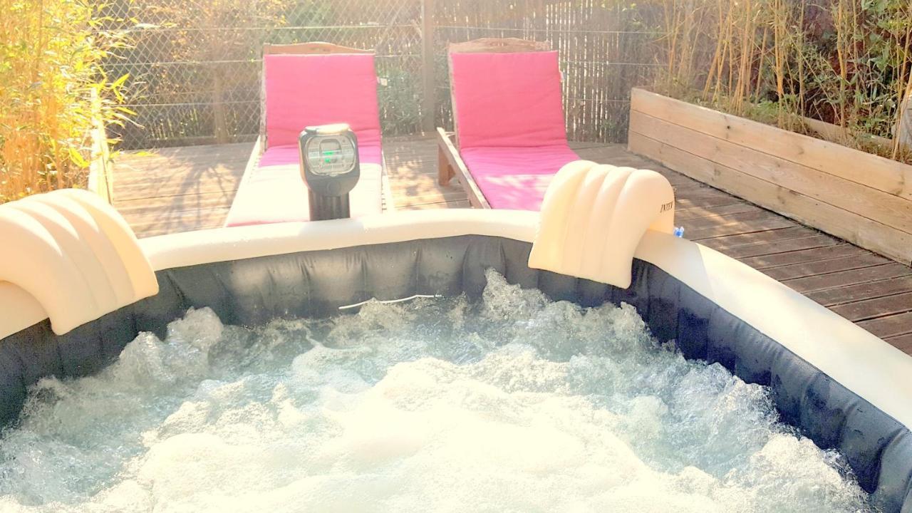 Hotel Sable Et Soleil - Port, Plage Et Jacuzzi Prive Fréjus Dış mekan fotoğraf